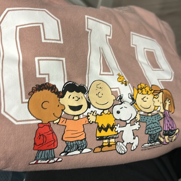 Gap snoopy peanuts sweatshirt size 6-7 new with tag - Picture 2 of 3